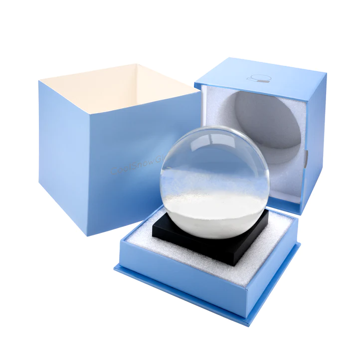 Cardinal Snow Globe - Image 2